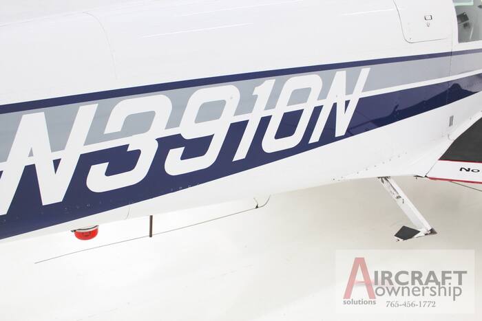 Fuselage stripe and registration detail